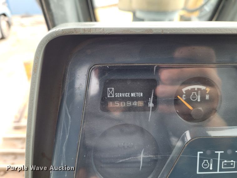 image for item BY9421 1997 Komatsu D65EX-12  dozer