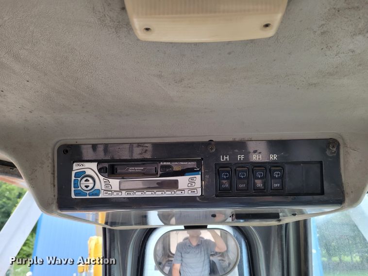 image for item BY9421 1997 Komatsu D65EX-12  dozer