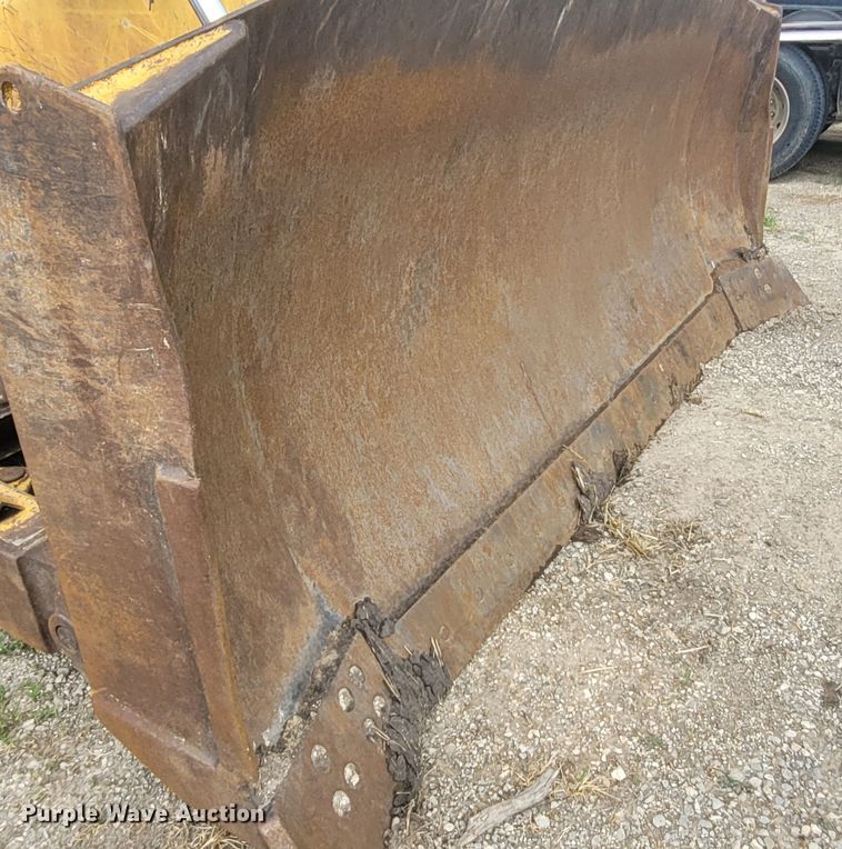 image for item BY9421 1997 Komatsu D65EX-12  dozer