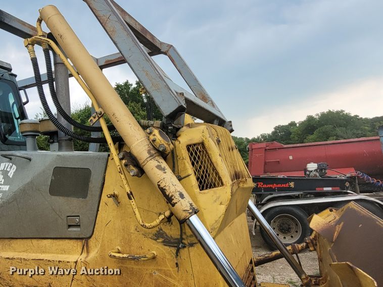 image for item BY9421 1997 Komatsu D65EX-12  dozer