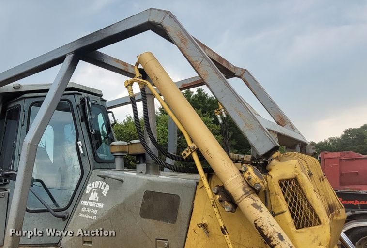 image for item BY9421 1997 Komatsu D65EX-12  dozer
