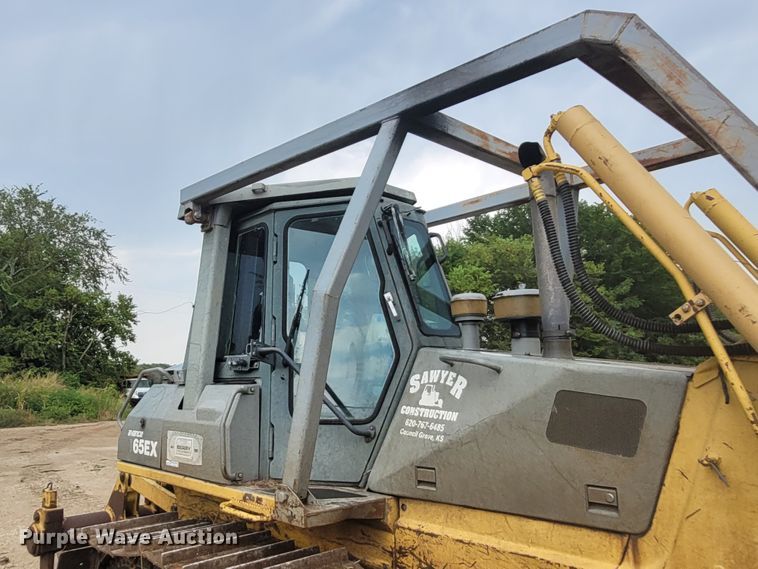 image for item BY9421 1997 Komatsu D65EX-12  dozer