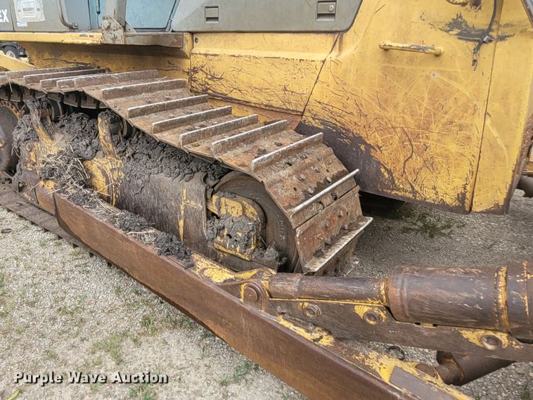 image for item BY9421 1997 Komatsu D65EX-12  dozer