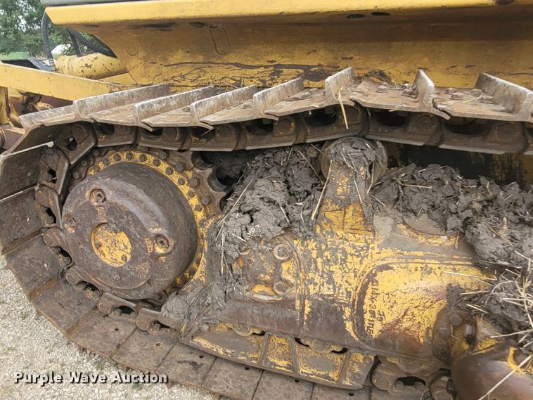image for item BY9421 1997 Komatsu D65EX-12  dozer