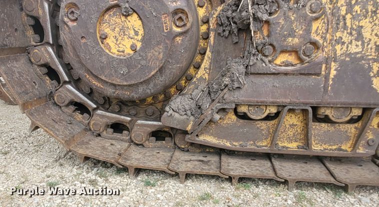 image for item BY9421 1997 Komatsu D65EX-12  dozer