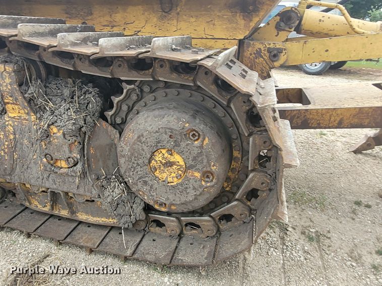 image for item BY9421 1997 Komatsu D65EX-12  dozer