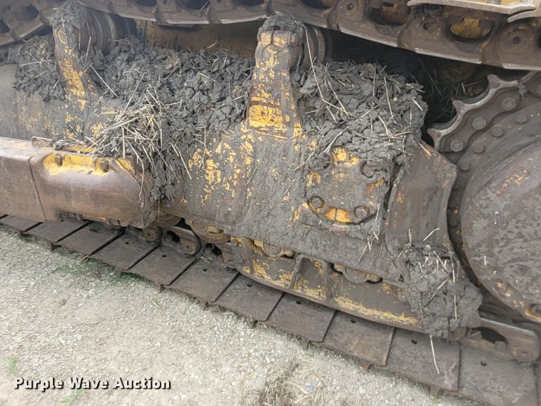 image for item BY9421 1997 Komatsu D65EX-12  dozer