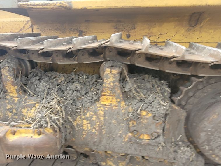image for item BY9421 1997 Komatsu D65EX-12  dozer