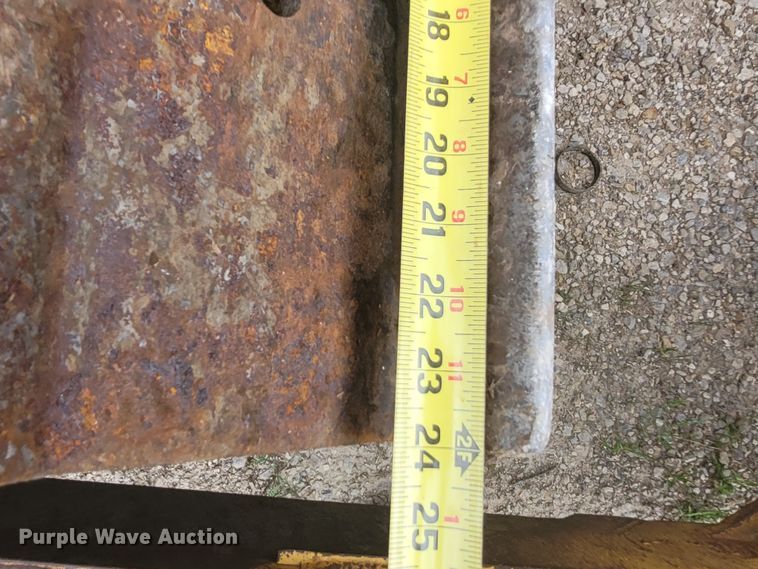 image for item BY9421 1997 Komatsu D65EX-12  dozer