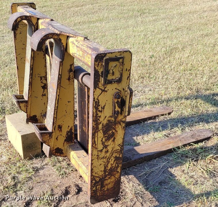 Balderson 48"L forks in Winfield, KS Item BY9423 sold Purple Wave