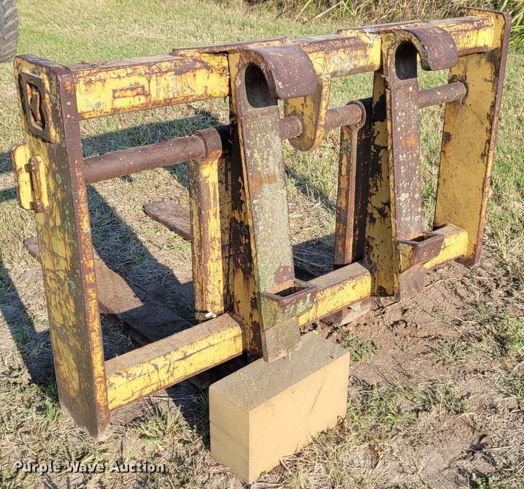 Balderson 48"L forks in Winfield, KS Item BY9423 sold Purple Wave