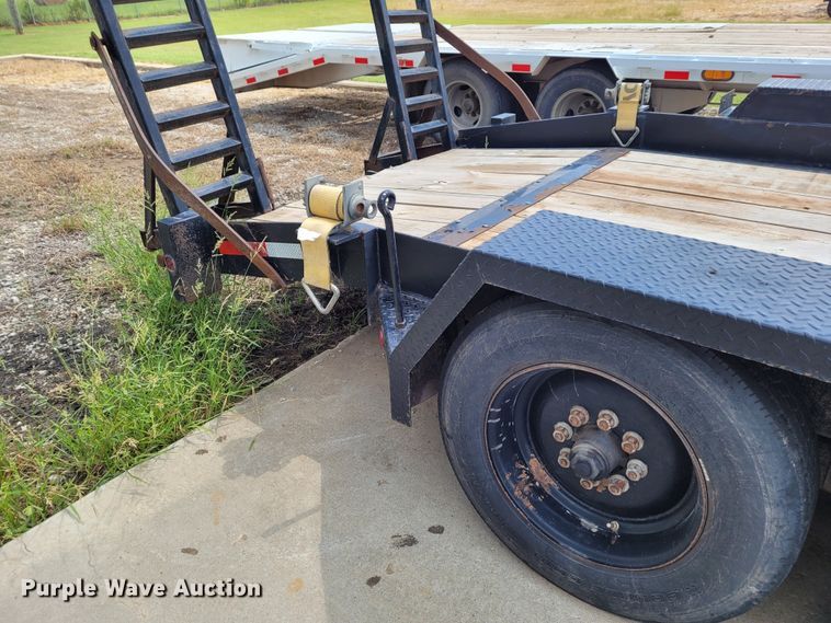 image for item BY9445 1988 Novae equipment trailer