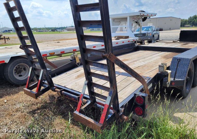image for item BY9445 1988 Novae equipment trailer