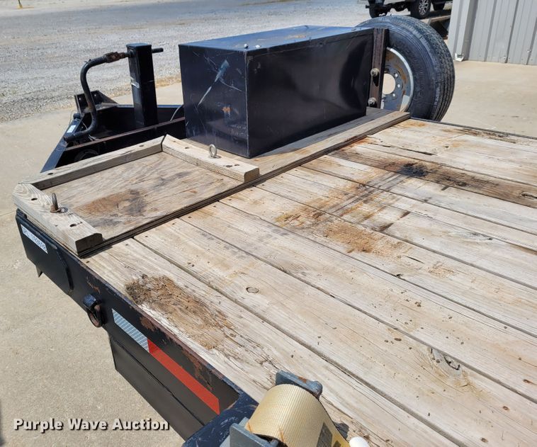 image for item BY9445 1988 Novae equipment trailer