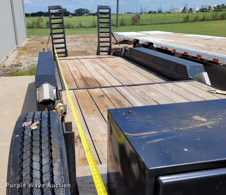 image for item BY9445 1988 Novae equipment trailer