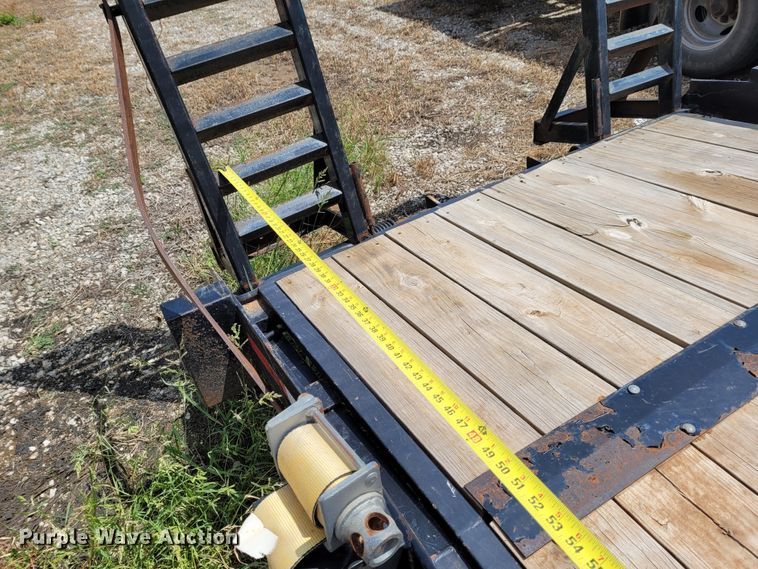 image for item BY9445 1988 Novae equipment trailer