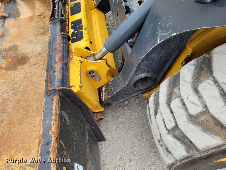 image for item BY9451 2019 John Deere 320G  skid steer loader