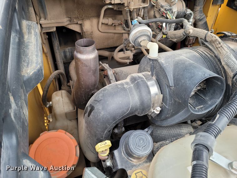 image for item BY9451 2019 John Deere 320G  skid steer loader