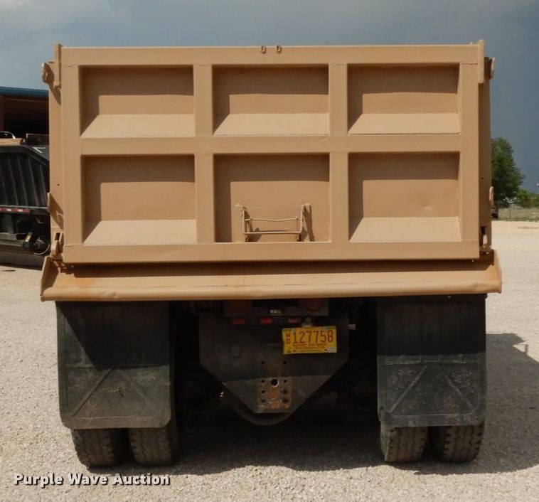 image for item DC2028 1993 Mack RD688S  dump truck