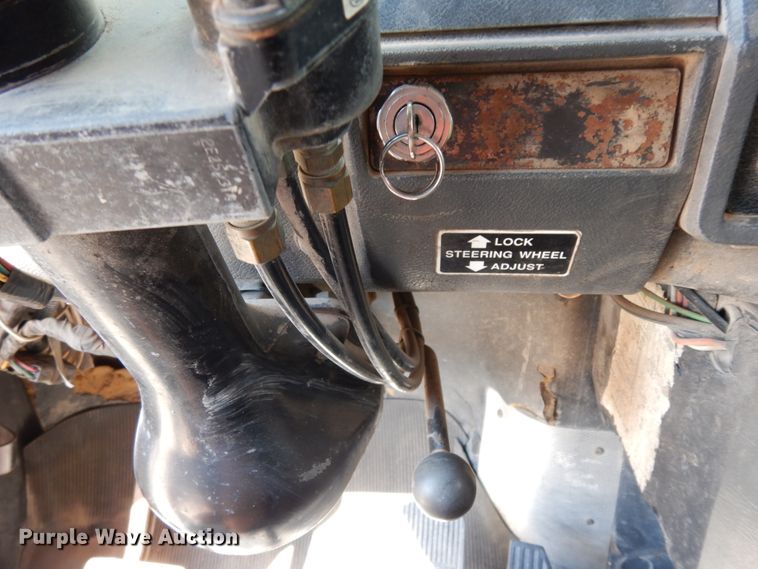 image for item DC2028 1993 Mack RD688S  dump truck