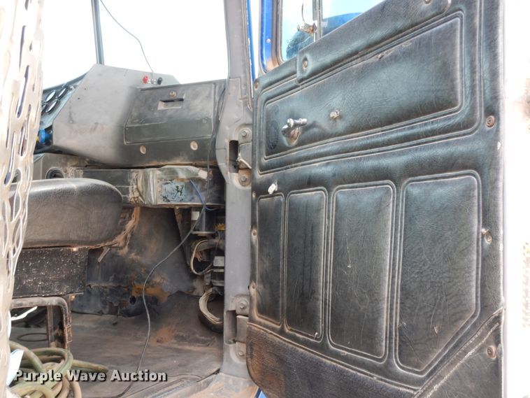 image for item DC2028 1993 Mack RD688S  dump truck