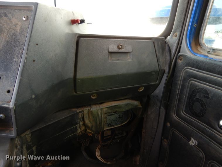 image for item DC2028 1993 Mack RD688S  dump truck