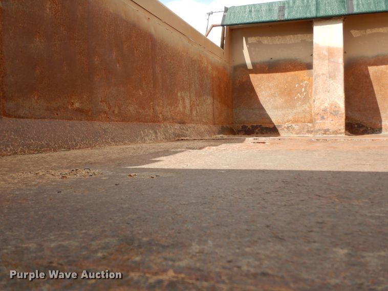 image for item DC2028 1993 Mack RD688S  dump truck