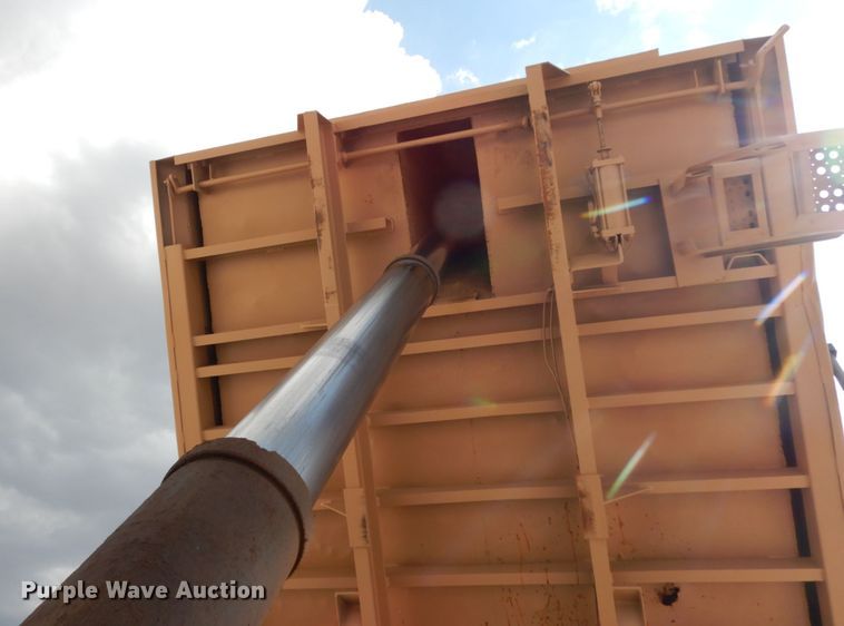 image for item DC2028 1993 Mack RD688S  dump truck