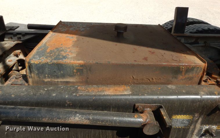 image for item DC2028 1993 Mack RD688S  dump truck