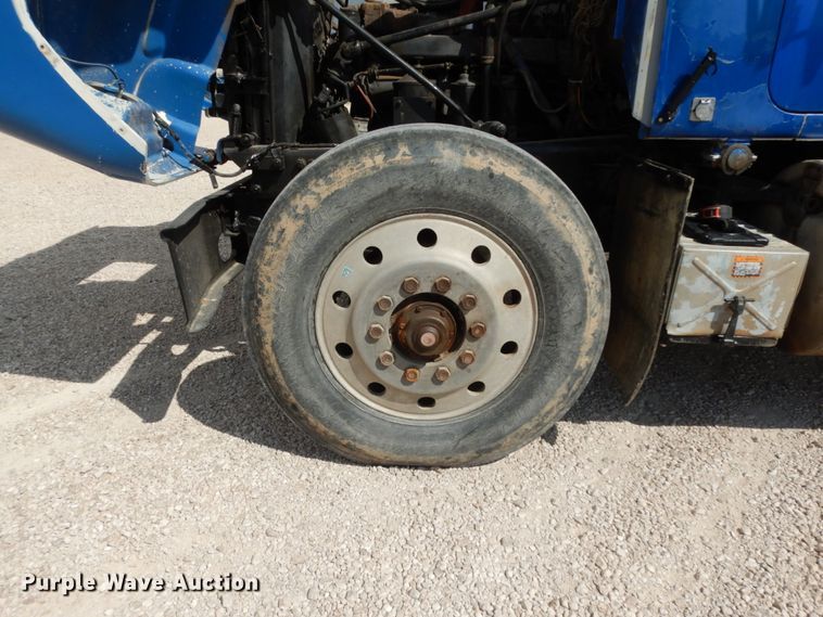 image for item DC2028 1993 Mack RD688S  dump truck