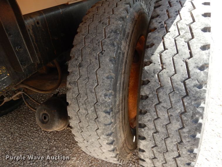 image for item DC2028 1993 Mack RD688S  dump truck