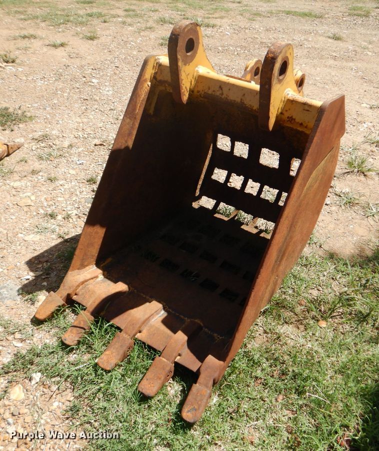 image for item DG1670 (2) excavator buckets