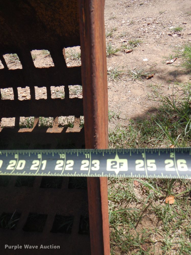 image for item DG1670 (2) excavator buckets