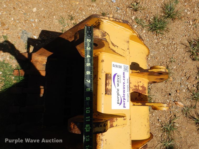 image for item DG1670 (2) excavator buckets