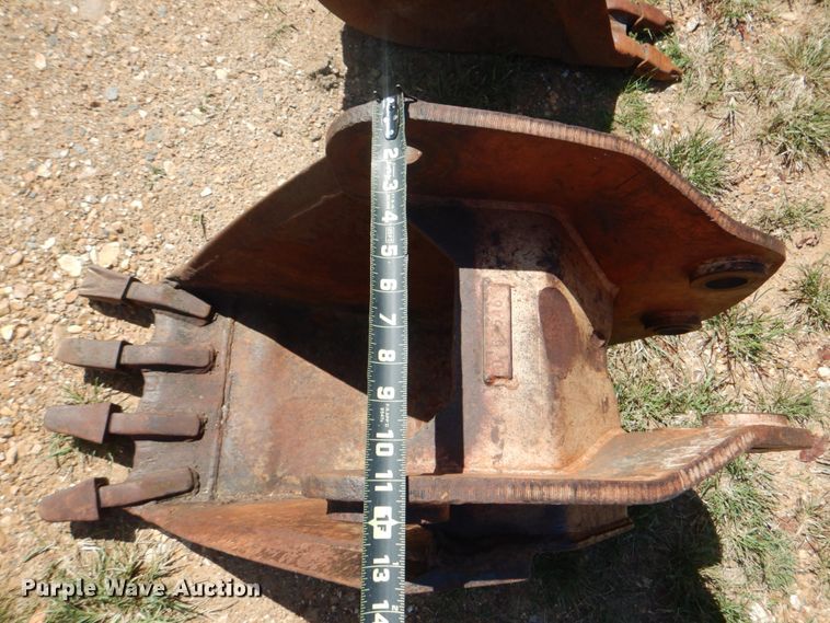 image for item DG1670 (2) excavator buckets