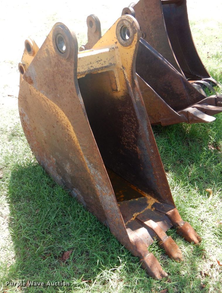 image for item DG1671 (3) excavator buckets