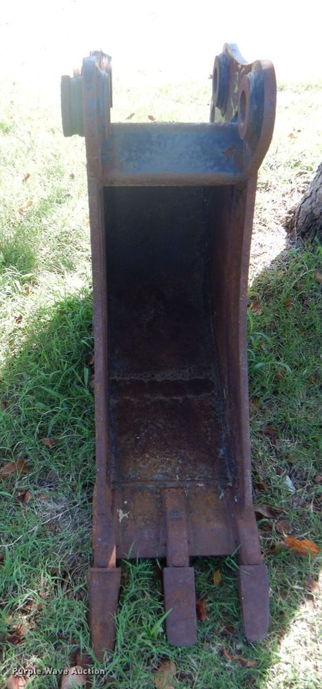 image for item DG1672 (3) excavator buckets