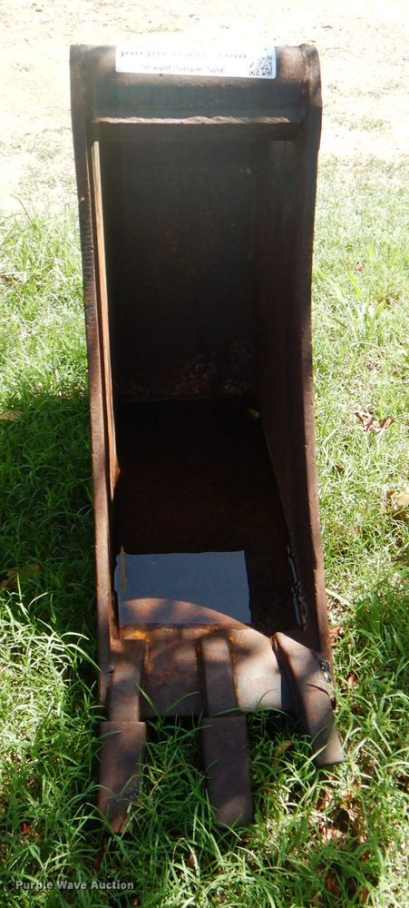 image for item DG1672 (3) excavator buckets