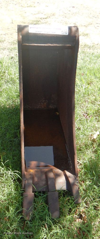 image for item DG1672 (3) excavator buckets