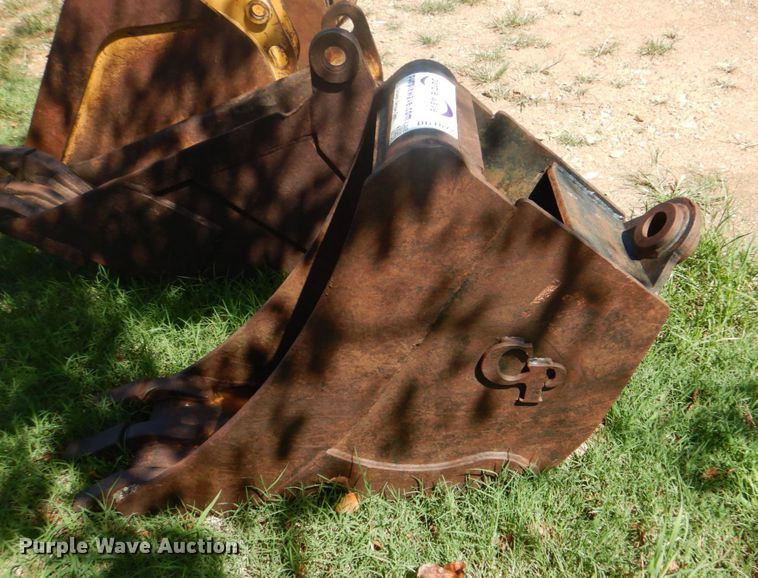 image for item DG1672 (3) excavator buckets