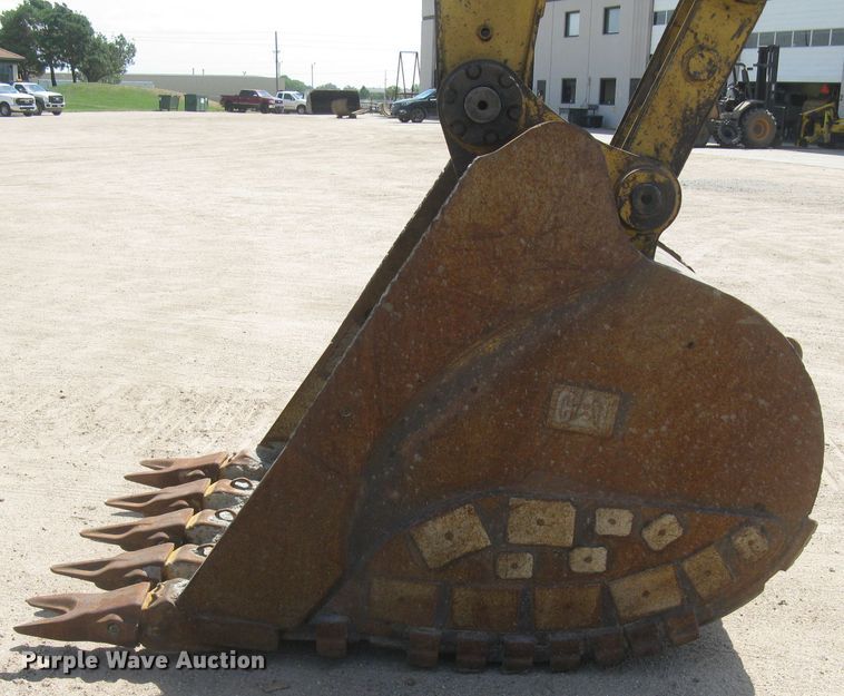 image for item DG5300 2005 Caterpillar 330CL  excavator