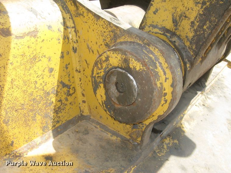 image for item DG5300 2005 Caterpillar 330CL  excavator