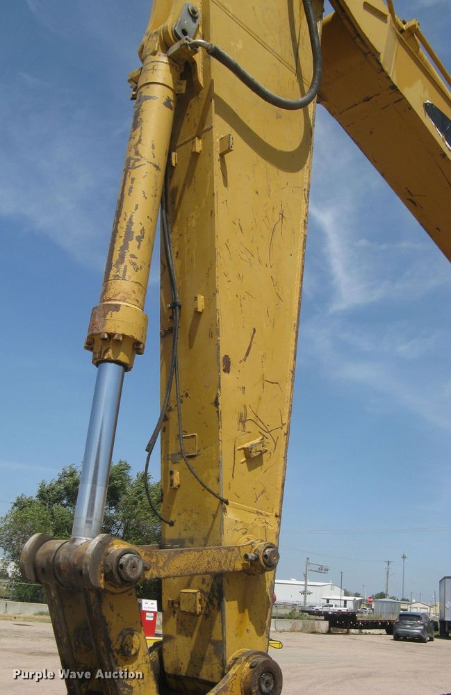 image for item DG5300 2005 Caterpillar 330CL  excavator