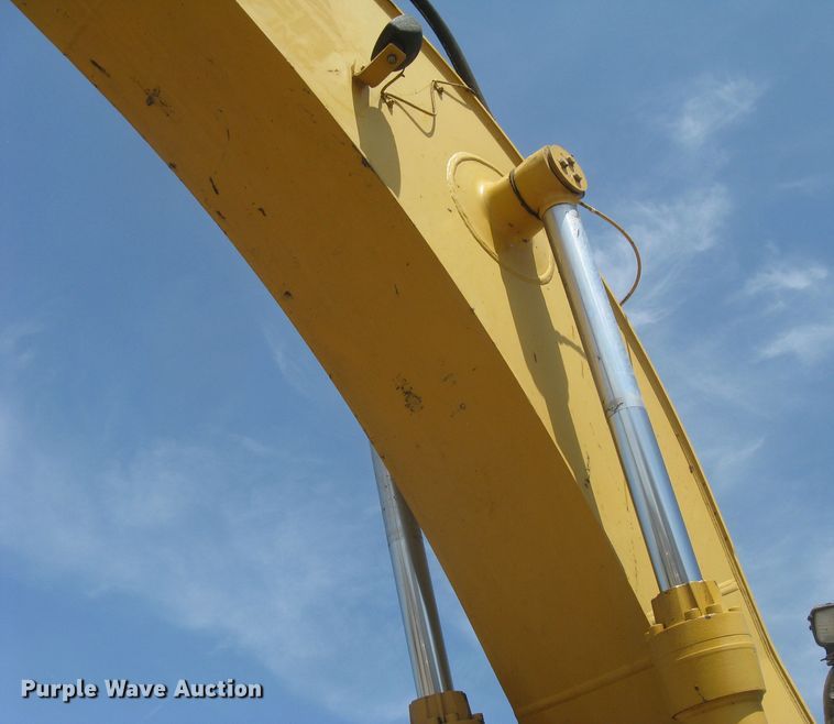 image for item DG5300 2005 Caterpillar 330CL  excavator