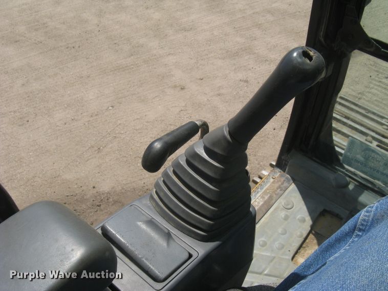 image for item DG5300 2005 Caterpillar 330CL  excavator