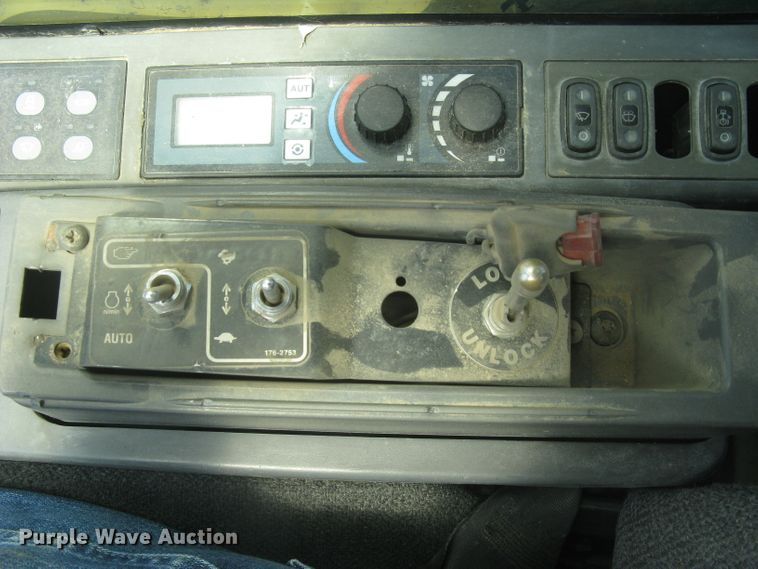 image for item DG5300 2005 Caterpillar 330CL  excavator