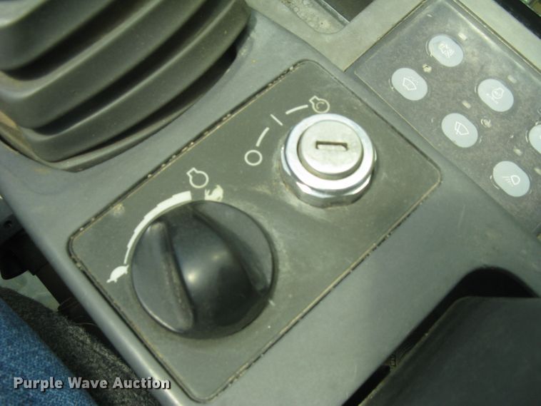 image for item DG5300 2005 Caterpillar 330CL  excavator