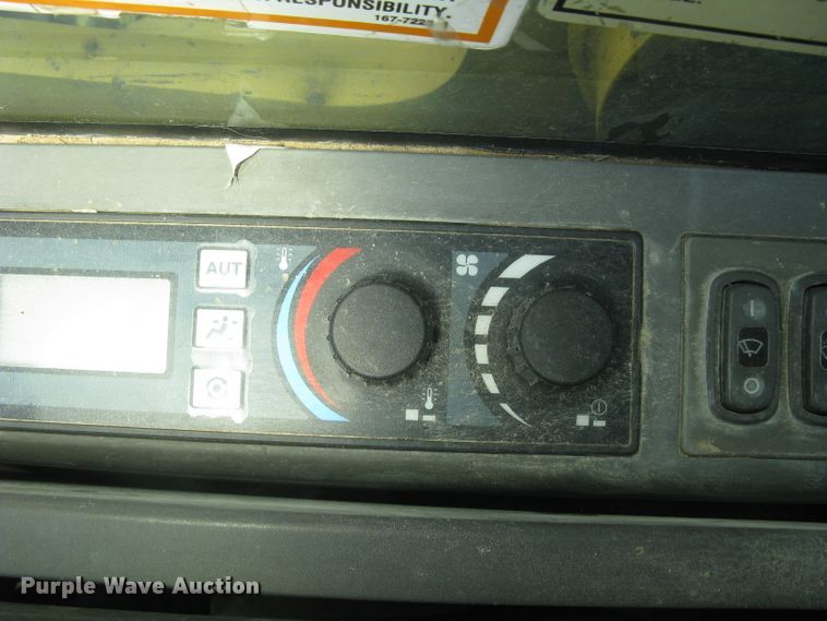 image for item DG5300 2005 Caterpillar 330CL  excavator