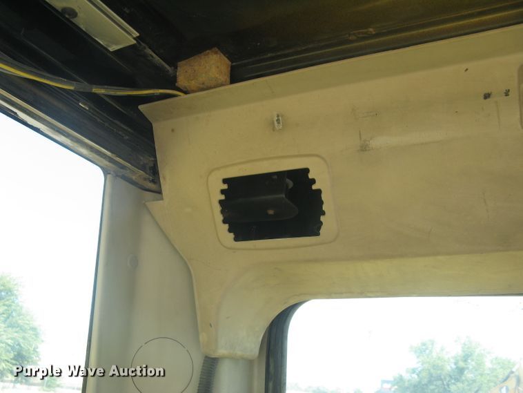 image for item DG5300 2005 Caterpillar 330CL  excavator