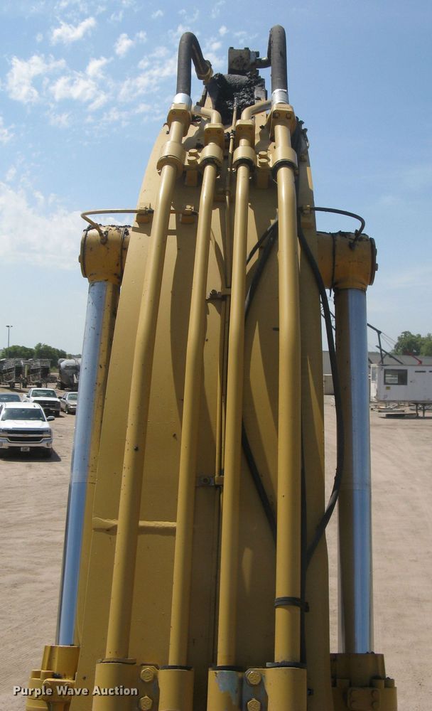 image for item DG5300 2005 Caterpillar 330CL  excavator